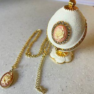 Stauer Kameya Rose Cameo Egg & Necklace